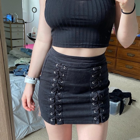Black skirt - Picture 3 of 4